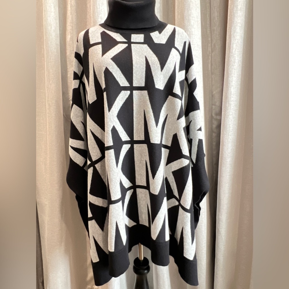 Michael Michael Kors Turtleneck Logo Poncho NWT Size L-XL - Picture 2 of 6